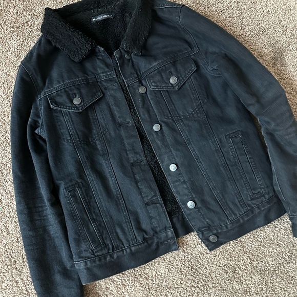 Brandy Melville Black Sherpa Lined Button Up Denim Jacket Sz S, Classic, Neutral - Picture 2 of 8